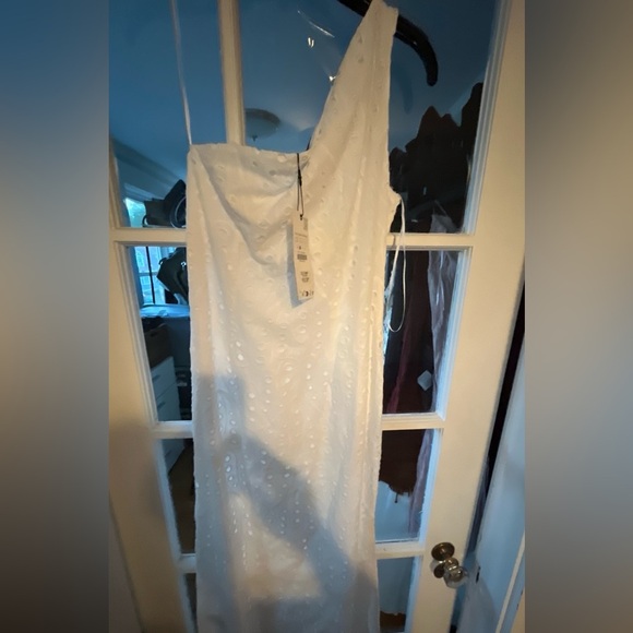 New year sale NWT ZARA Vacation EMBROIDERED ASYMMETRIC
DRESS S
🚨PRICE FIRM - Picture 11 of 16